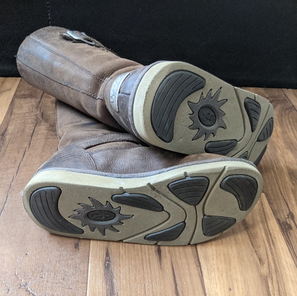 UGG Kensington Brown Leather Boots EUC - Picture 3 of 4